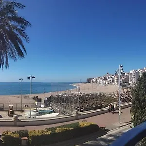 Beachfront With Private Parking Apartamento