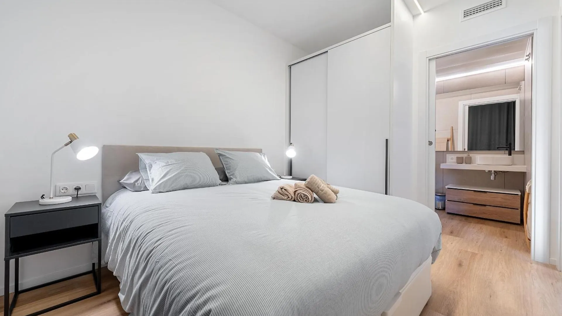 Hauzify I Apartaments Voramar Sant Pol De Mar Apartment
