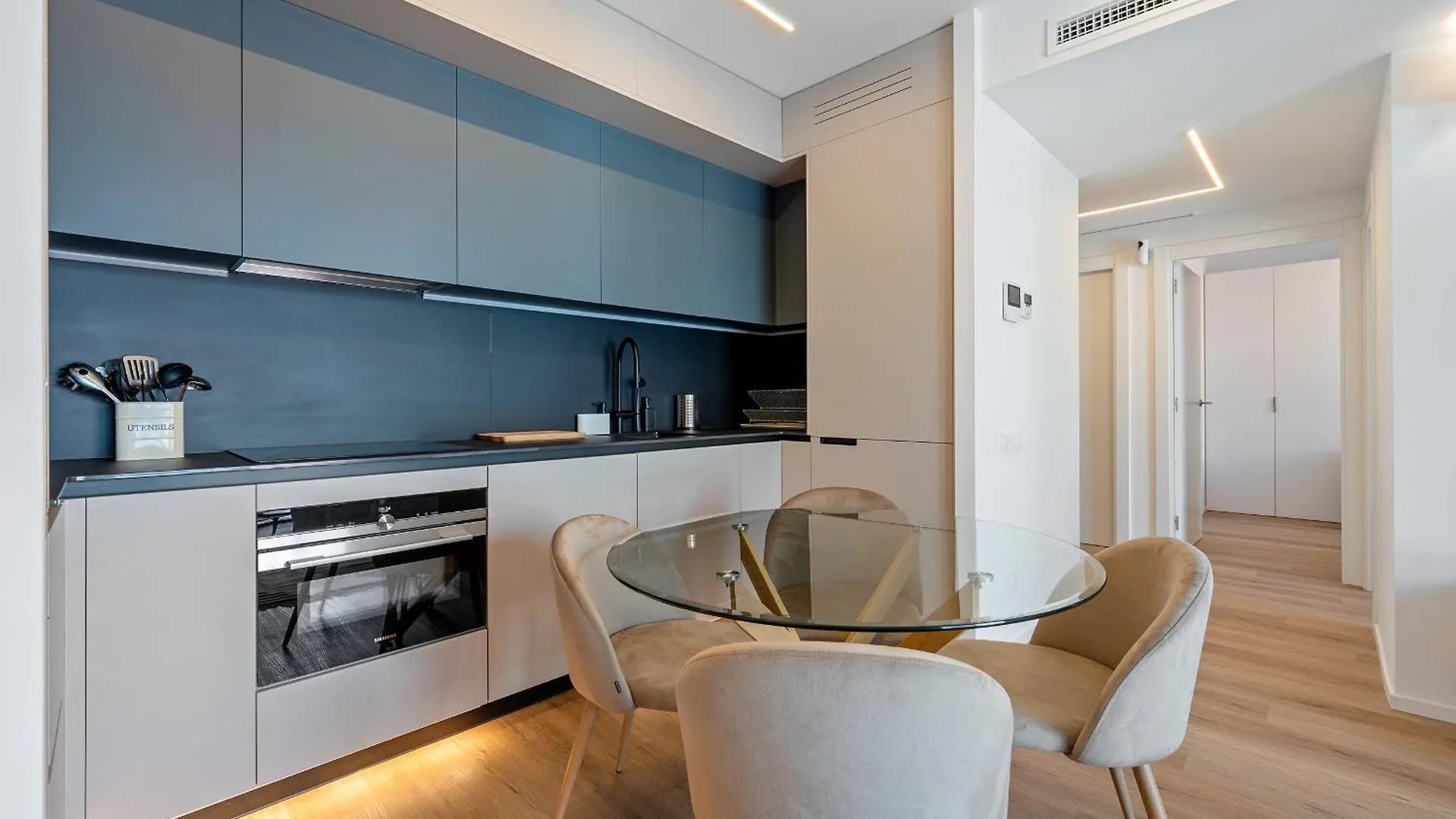 Hauzify I Apartaments Voramar Sant Pol De Mar Spain